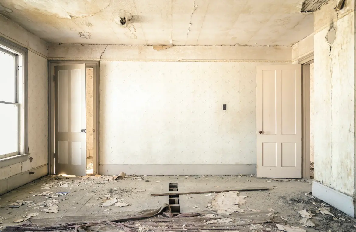 Waste disposal crew managing a cleanout project in Olympia Heights